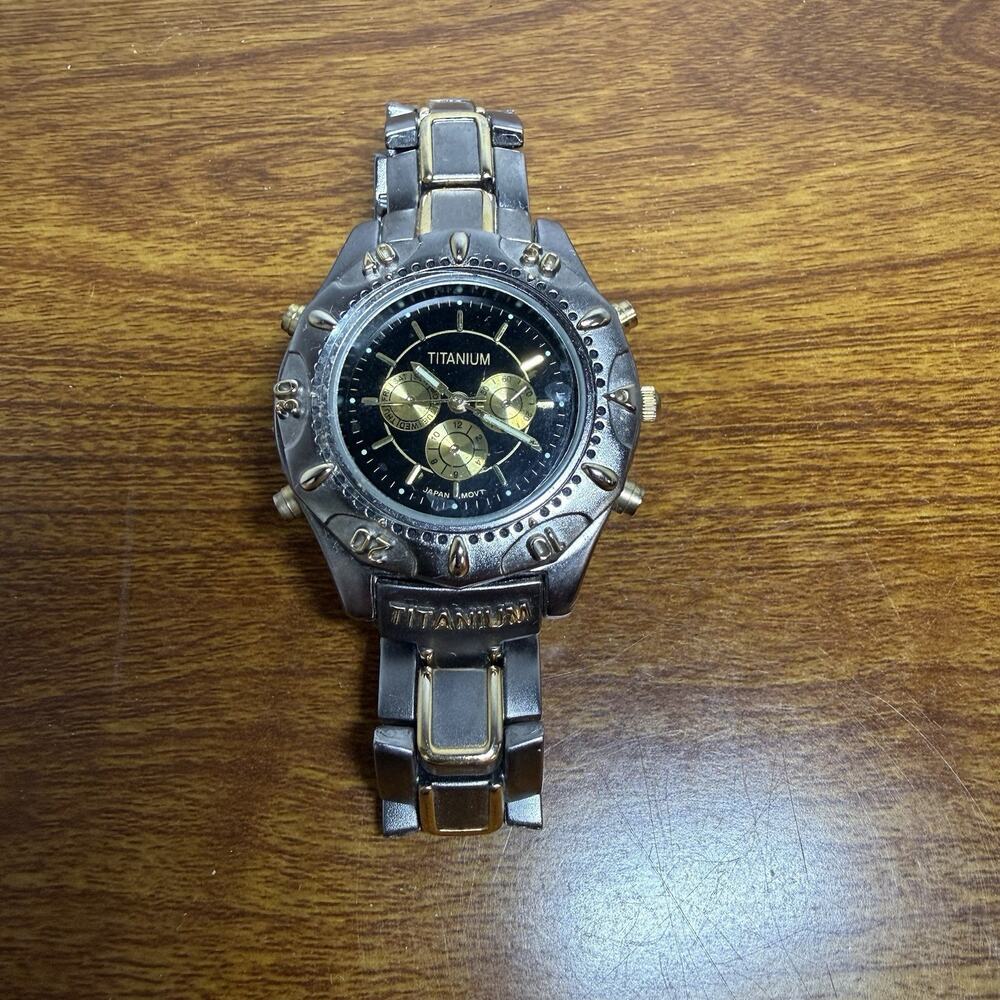 Titanium Universal Watch Pre Owned Vintage